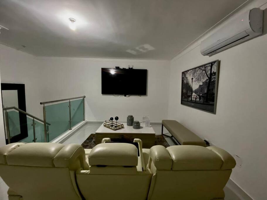 Spectacular Penthouse With Private Jacuzzi Terrace Apartment Сантяго де лос Кабайерос Екстериор снимка